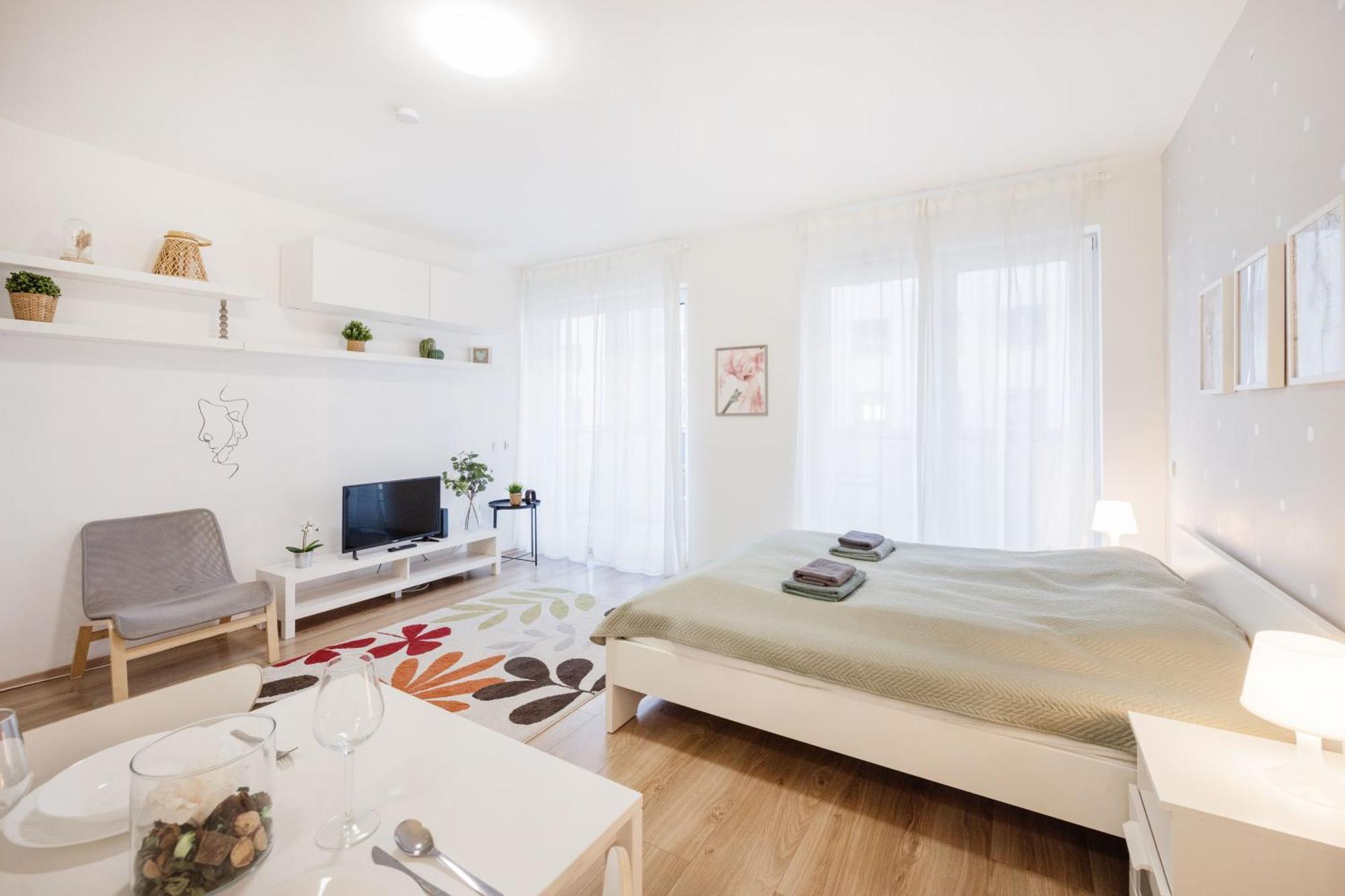 Apartamento The Chic Crib With Balcony Budapest Exterior foto