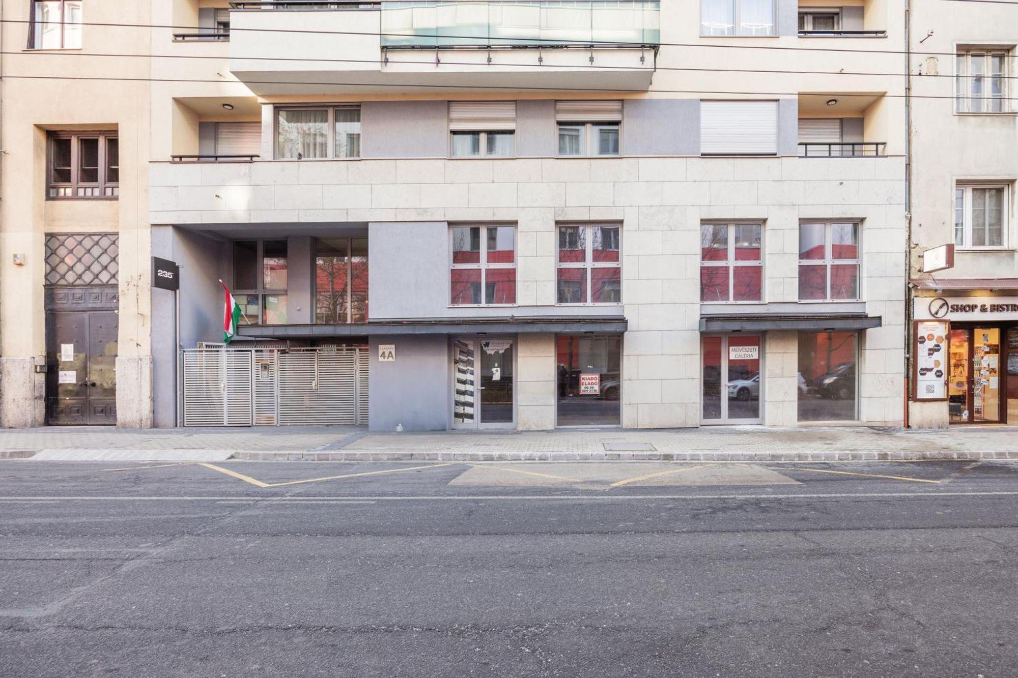 Apartamento The Chic Crib With Balcony Budapest Exterior foto